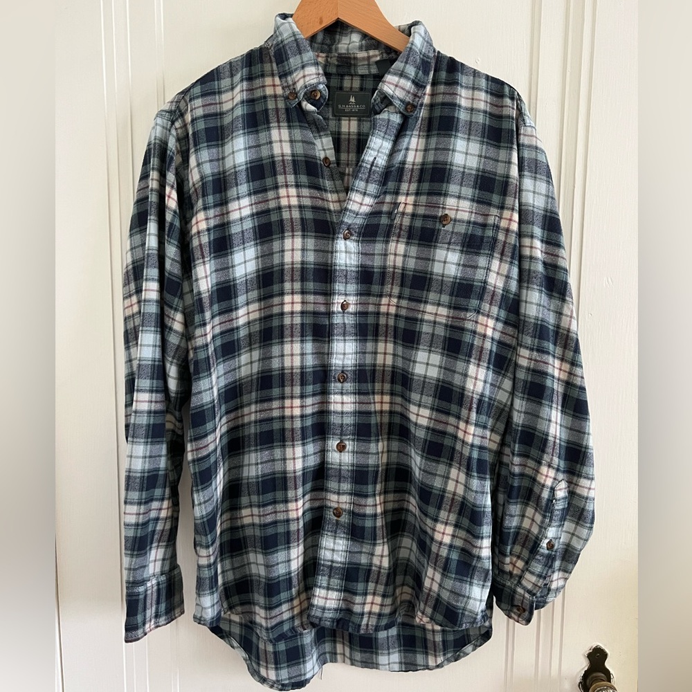 Hardly Worn Men’s M GH Bass & Co Flannel!
